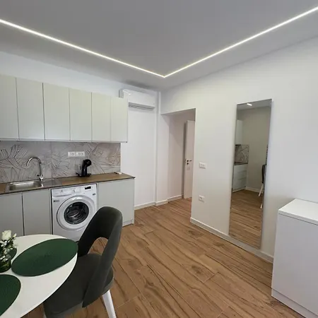 Incenter Vlorë